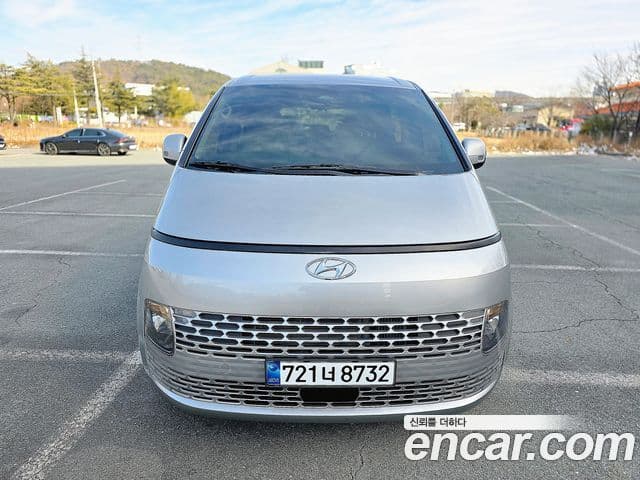 Hyundai Staria Modern, 2023 4