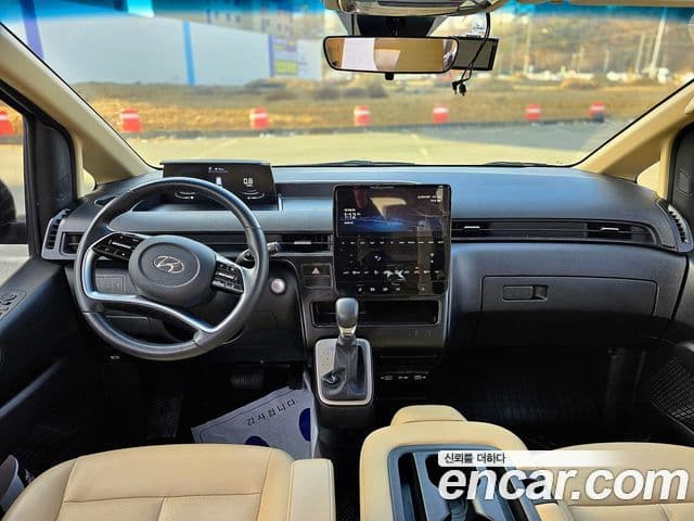 Hyundai Staria Modern, 2023 7
