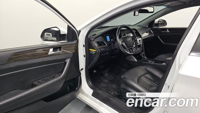 Hyundai LF Sonata 2.0 Smart, 2015 10