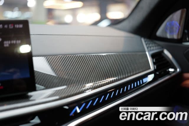 BMW X7 (G07) M60i xDrive M Sport 6인승, 2023 16