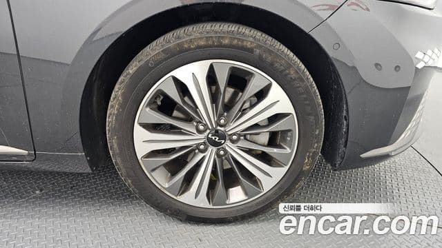 Kia K8 гибрид Signature, 2022 все фото