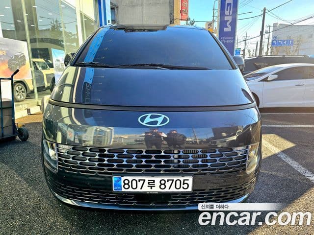 Hyundai Staria Modern, 2025 1