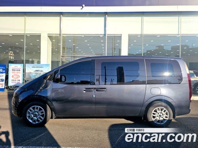 Hyundai Staria Modern, 2025 3