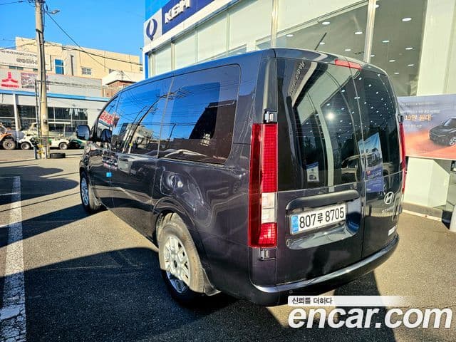 Hyundai Staria Modern, 2025 4