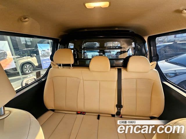 Hyundai Staria Modern, 2025 10