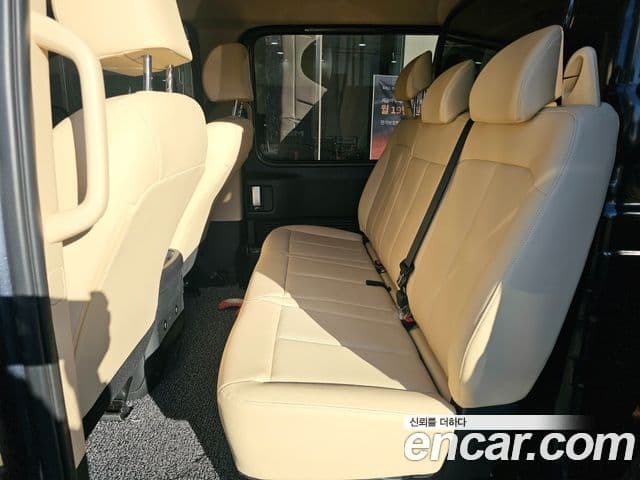 Hyundai Staria Modern, 2025 11