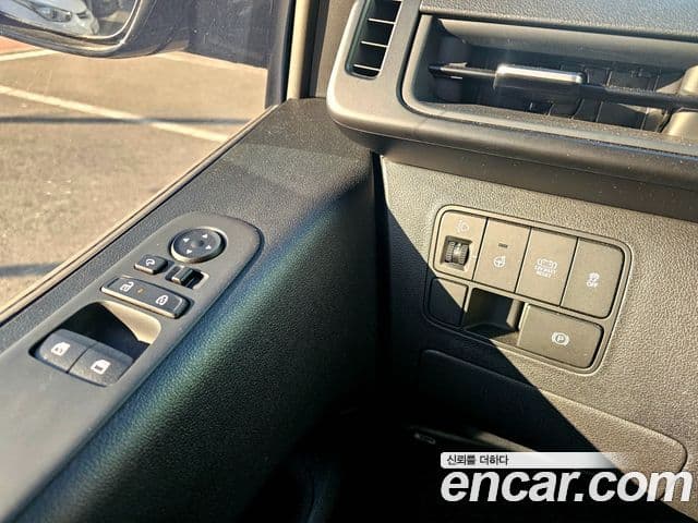 Hyundai Staria Modern, 2025 17