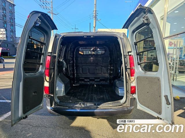 Hyundai Staria Modern, 2025 19