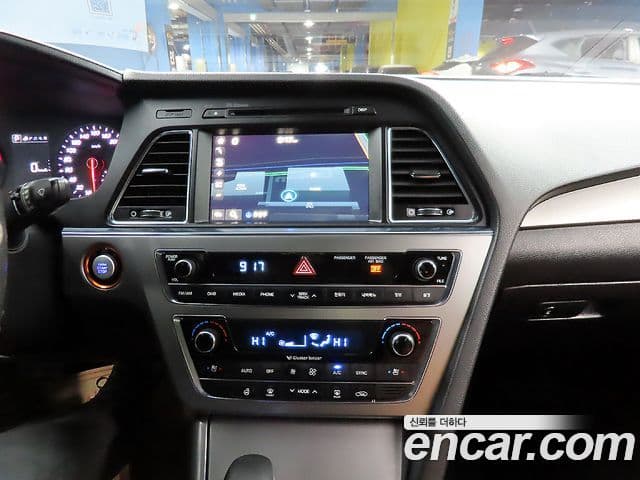 Hyundai LF Sonata Exclusive, 2017 12