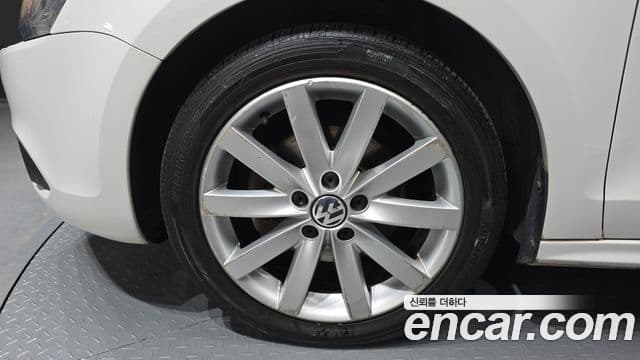 Volkswagen New Jetta 6세대, 2012 все фото