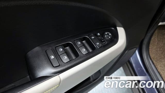 Hyundai Venue 1.6 Flux, 2023 11