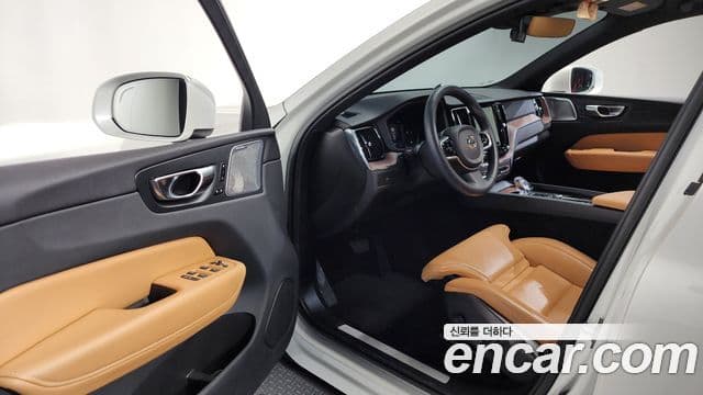 Volvo XC60 2세대 B5 Ultimate Bright, 2023 10
