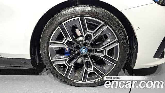 BMW 5시리즈 (G60) 530e M Sport, 2025 все фото