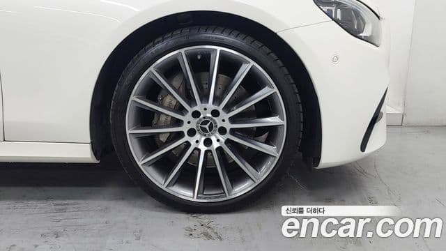 Mercedes-Benz E-класс W213 AMG Line, 2022 все фото