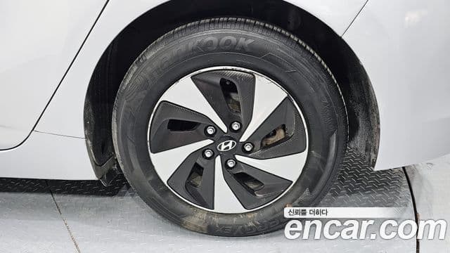 Hyundai Ioniq гибрид, 2016 все фото