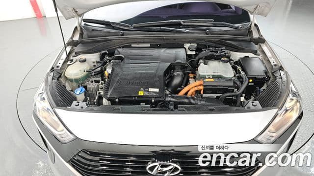 Hyundai Ioniq гибрид, 2016 6