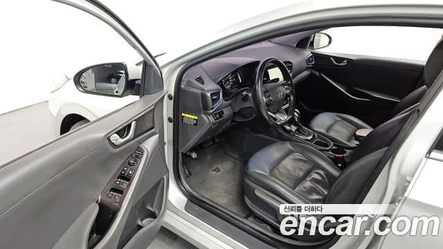 Hyundai Ioniq гибрид, 2016 10