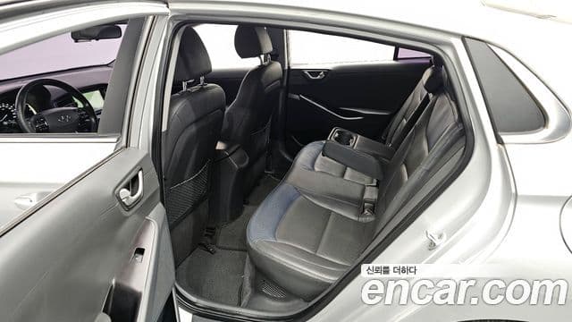 Hyundai Ioniq гибрид, 2016 11