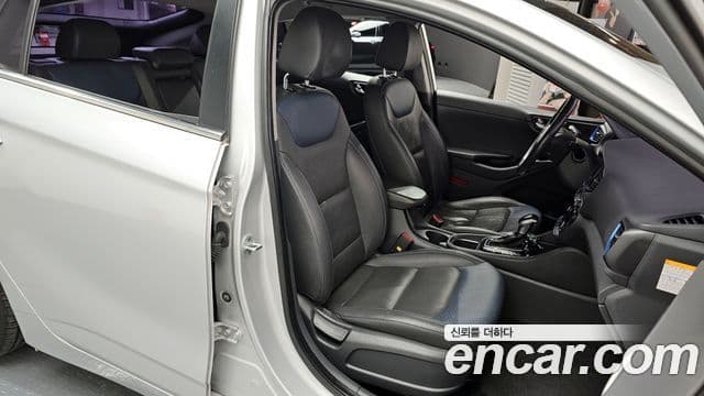 Hyundai Ioniq гибрид, 2016 12