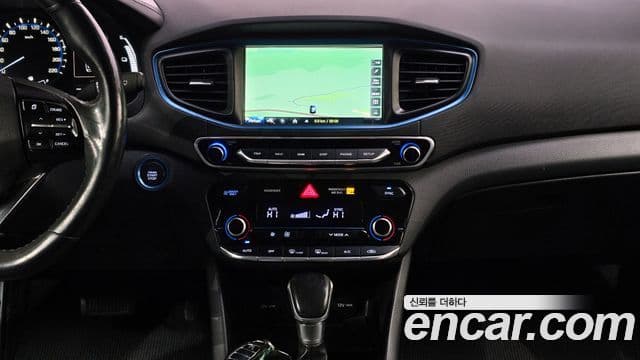 Hyundai Ioniq гибрид, 2016 19