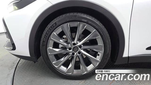 Toyota 크라운 кроссовер, 2025 все фото