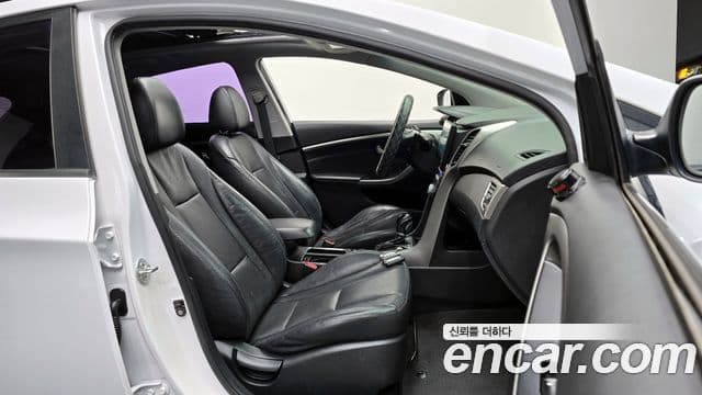 Hyundai i30(новый кузов / новое поколение) дизель 1.6 VGT Extreme, 2012 10