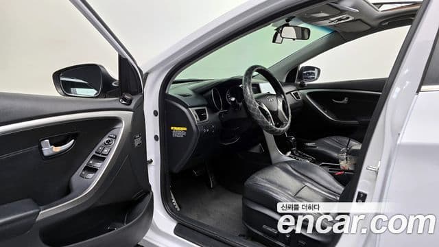 Hyundai i30(новый кузов / новое поколение) дизель 1.6 VGT Extreme, 2012 11