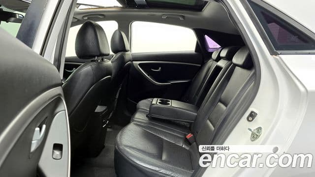 Hyundai i30(новый кузов / новое поколение) дизель 1.6 VGT Extreme, 2012 12