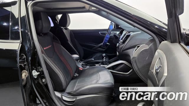 Hyundai Veloster Unique, 2013 11