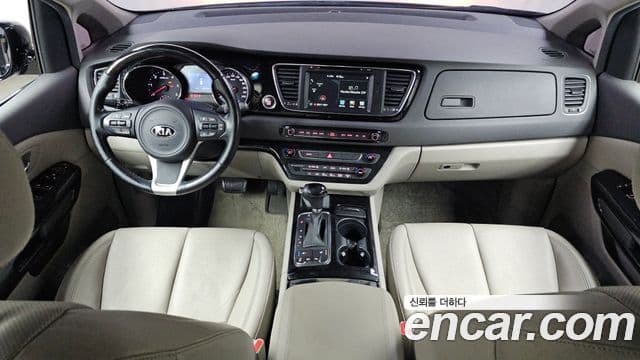 Kia All New Carnival VIP, 2016 7