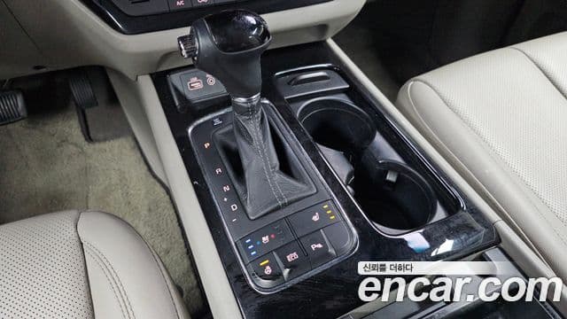 Kia All New Carnival VIP, 2016 9