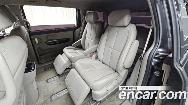 Kia All New Carnival VIP, 2016 12