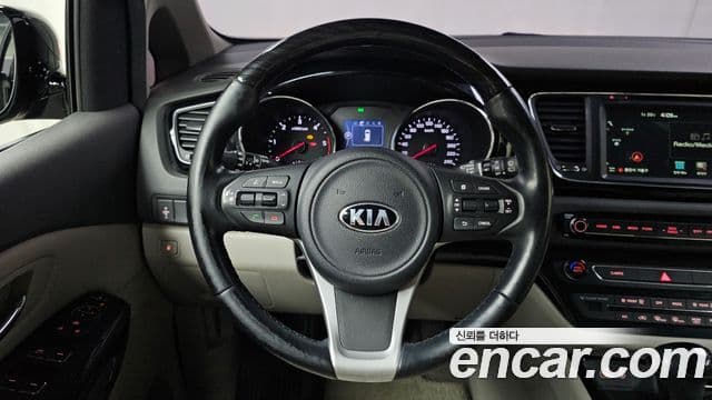 Kia All New Carnival VIP, 2016 14
