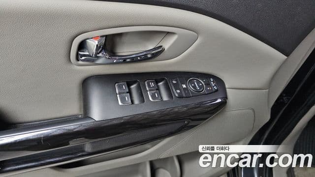 Kia All New Carnival VIP, 2016 17