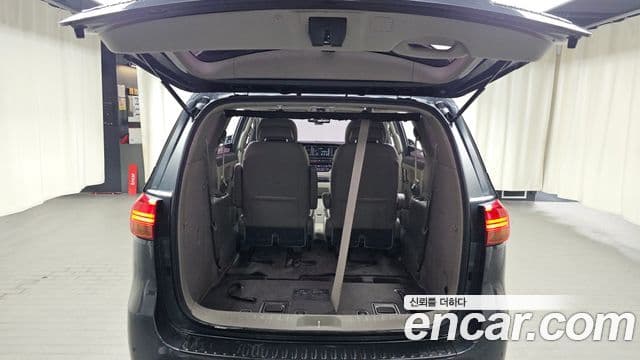 Kia All New Carnival VIP, 2016 20