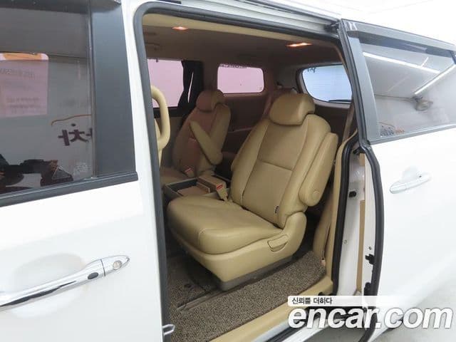 Kia All New Carnival Luxury, 2017 6