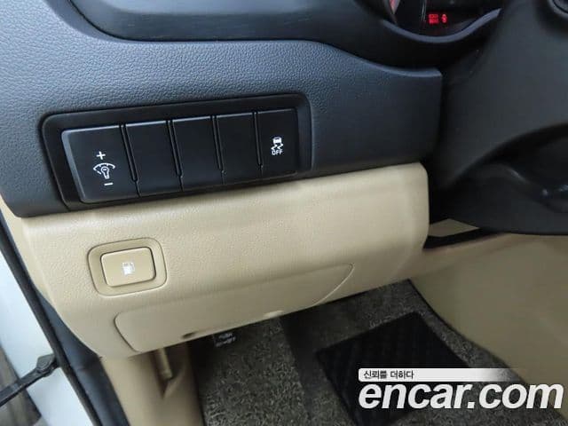 Kia All New Carnival Luxury, 2017 10