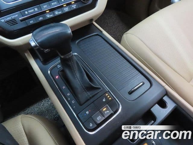 Kia All New Carnival Luxury, 2017 12