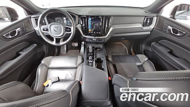 Volvo XC60 2세대 T8 R-Design, 2021 7