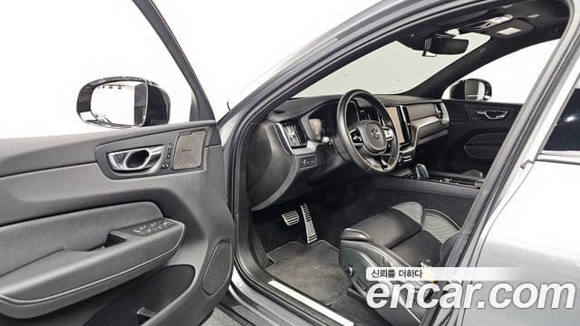 Volvo XC60 2세대 T8 R-Design, 2021 10