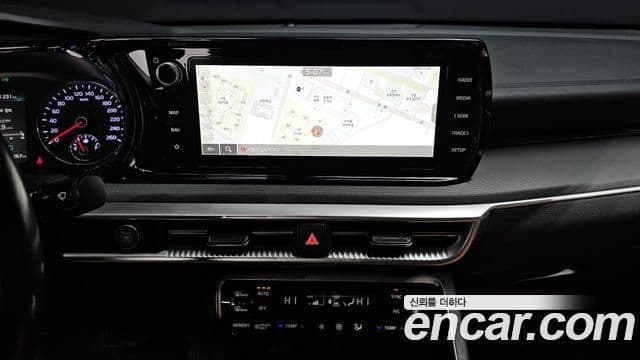Kia K5 гибрид 3세대 Prestige, 2021 14