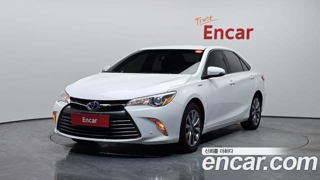 Toyota New 캠리 гибрид LE, 2016 1