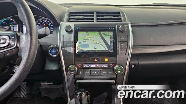 Toyota New 캠리 гибрид LE, 2016 14