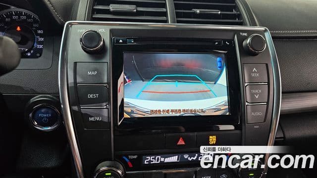 Toyota New 캠리 гибрид LE, 2016 15