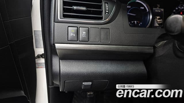 Toyota New 캠리 гибрид LE, 2016 17