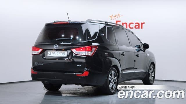 KG모빌리티(SsangYong) Korando 투리스모 4WD GT 9인승, 2014 2