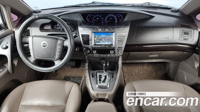 KG모빌리티(SsangYong) Korando 투리스모 4WD GT 9인승, 2014 7