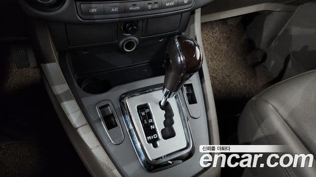 KG모빌리티(SsangYong) Korando 투리스모 4WD GT 9인승, 2014 9