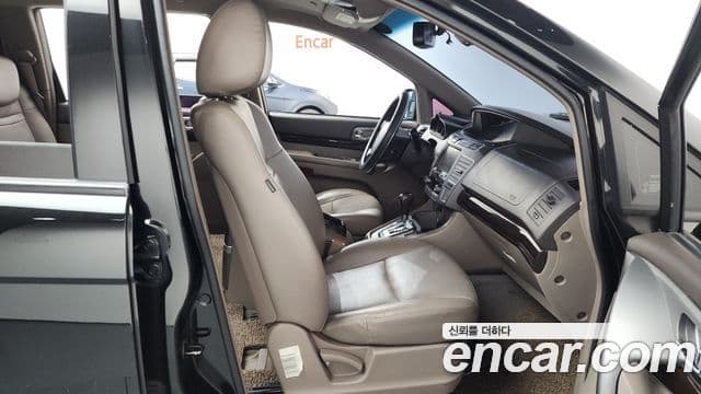 KG모빌리티(SsangYong) Korando 투리스모 4WD GT 9인승, 2014 11