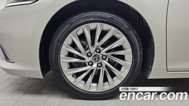 Lexus ES300h 7세대 Luxury Plus, 2020 все фото